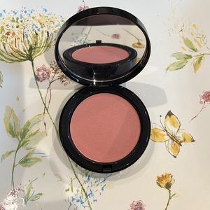 Bobbi Brown Illuminating Bronzing Powder in Antigua